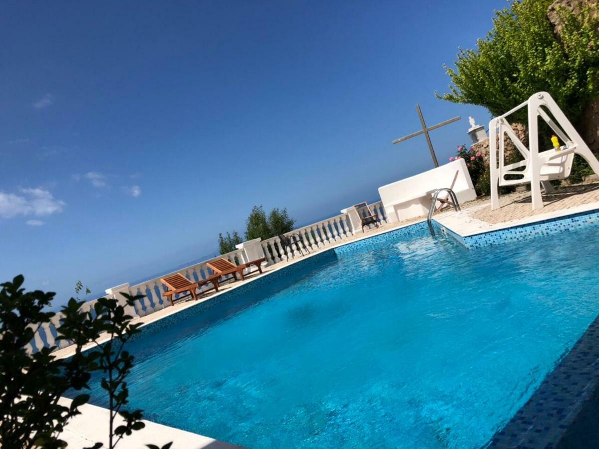 Paradise Lukova Hotel Exterior foto